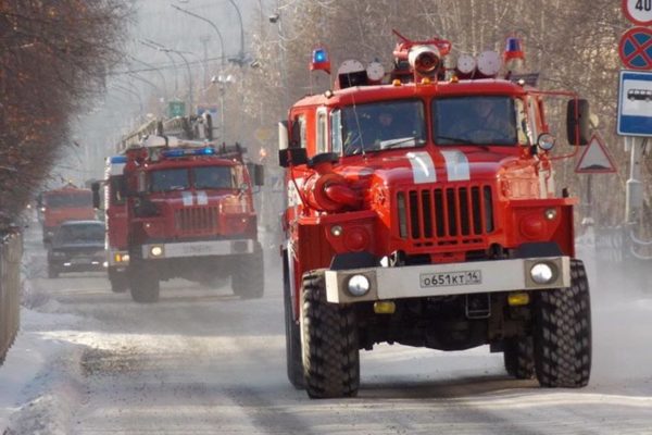 Уступи дорогу пожарной машине